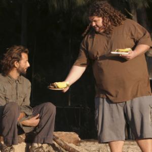Still of Henry Ian Cusick and Jorge Garcia in Dinge (2004)