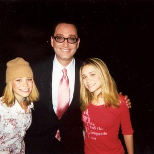 AOL LIVE chat with Host Robert Ell and Mary Kate and Ashley Olsen.