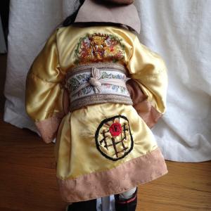Kublai Kahn costume doll, assignment. Hand and machine embroidery clay and faric craft by Vibeke La. Maltun