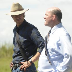 Still of David Koechner and Timothy Olyphant in Justified 2010