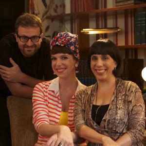 Natalia Klein, Juliana Guimaraes and director Gustavo Nasr in Adoravel Psicose (2013)