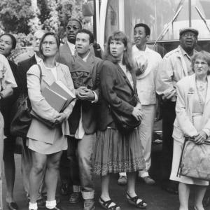 Still of Tia Carrere, Pauly Shore, Richard Edson, Brian Doyle-Murray and Siobhan Fallon Hogan in Jury Duty (1995)