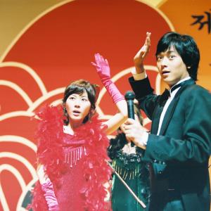 Still of Dong-won Kang and HaNeul Kim in Geunyeoreul midji maseyo (2004)