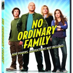 Julie Benz, Michael Chiklis, Kay Panabaker and Jimmy Bennett in No Ordinary Family (2010)