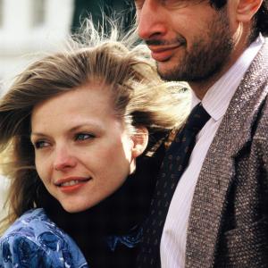 Still of Jeff Goldblum and Michelle Pfeiffer in Into the Night (1985)