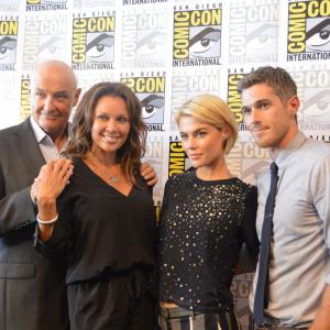 Vanessa Williams, Terry O'Quinn, Rachael Taylor and Dave Annable at event of 666 Park Avenue (2012)