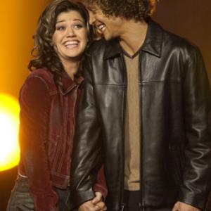 Kelly Clarkson and Justin Guarini at event of American Idol The Search for a Superstar 2002