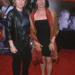 Julie Cypher and Melissa Etheridge at event of Eyes Wide Shut 1999