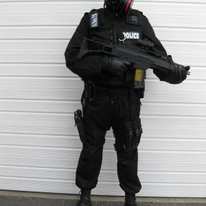 CO19 Costume with my Heckler  Koch G36