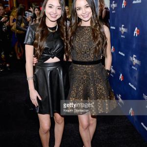 Veronica Merrell and Vanessa Merrell at event of The 5th Wave movie premiere 2016
