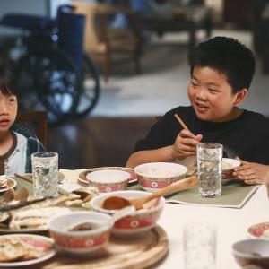 Still of Ian Chen and Hudson Yang in Fresh Off the Boat 2015