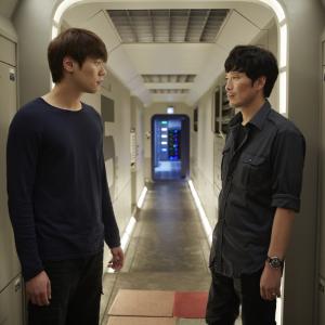 Still of Jaeyeong Jeong and Daniel Choi in Yeolhansi 2013