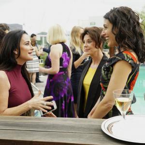 Still of Lisa Edelstein, Susan Ford and Kyle Richards in Girlfriends' Guide to Divorce (2014)
