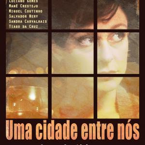 Still of Tiago da Cruz, Salvador Nery, Ana Lopes, Thierry Borges, Anna Carvalho, Miguel Coutrinho, Sandra Carvalhais, Maria João Ferreira, Pedro Salvado, Luciano Gomes, Mané Crestejo, André Rodrigues and Tiago Maia in Uma Cidade Entre Nós (2015)