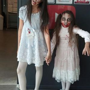 Gracie with sister Emily Rey on set of zombie movie