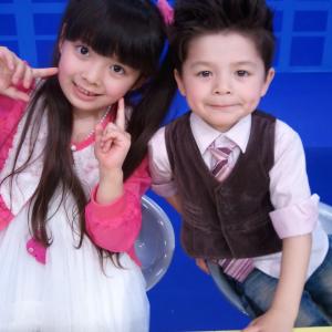 Jozef Waite with sister Daisy Waite filming with a blue screen for Jinyin katong April 2012