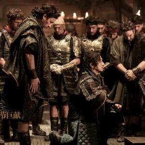 Dragon Blade still Jackie Chan Huo An John Cusack Lucius and the Roman Legion bow to Jozef Waite Publius
