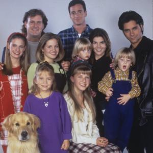 Still of Ashley Olsen, John Stamos, Andrea Barber, Candace Cameron Bure, Dave Coulier, Lori Loughlin, Bob Saget, Jodie Sweetin and Dylan Tuomy-Wilhoit in Full House (1987)