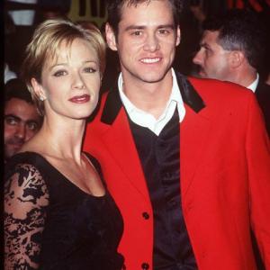 Jim Carrey and Lauren Holly at event of Ace Ventura: When Nature Calls (1995)