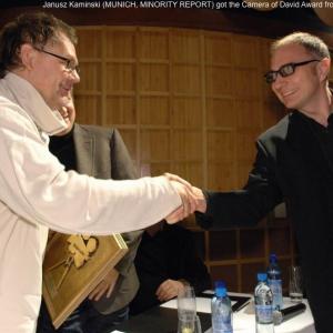 Daniel J Strehlau handed his Camera of David Award2006 to Janusz Kaminski for MUNICH