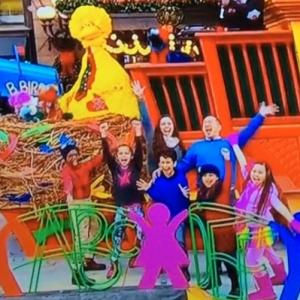RAINA CHENG performs LIVE on the Sesame Street Float at the 89th Macy's Thanksgiving Day Parade, 11/26/2015