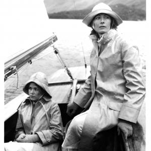 Still of Jane Fonda and Vanessa Redgrave in Julia 1977