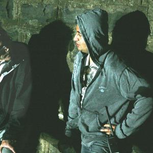 Danny Boyle L and Tabrez R on the sets of Slumdog Millionaire