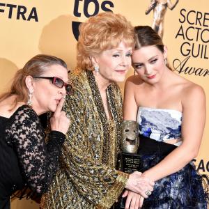 Carrie Fisher, Debbie Reynolds and Billie Lourd at event of The 21st Annual Screen Actors Guild Awards (2015)