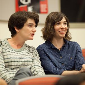 Still of Gaby Hoffmann and Carrie Brownstein in Transparent 2014