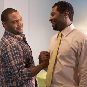 Still of Anthony Anderson and Deon Cole in Blackish 2014