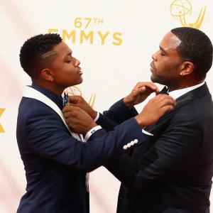 Anthony Anderson and Nathan Anderson at event of The 67th Primetime Emmy Awards (2015)
