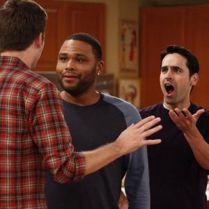 Still of Anthony Anderson, Jesse Bradford and Zach Cregger in Guys with Kids (2012)