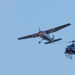 Chasing the small aircraft Aerial operator / Flighthead
