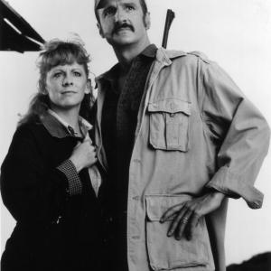 Still of Reba McEntire and Michael Gross in Tremors 1990