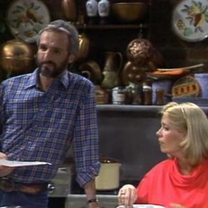 Still of Meredith Baxter and Michael Gross in Family Ties (1982)