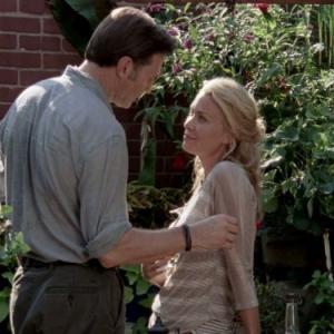 Still of Laurie Holden and David Morrissey in Vaikstantys numireliai 2010