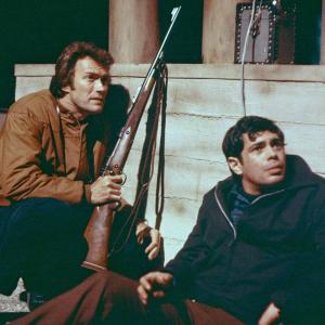Still of Clint Eastwood and Reni Santoni in Purvinasis Haris 1971