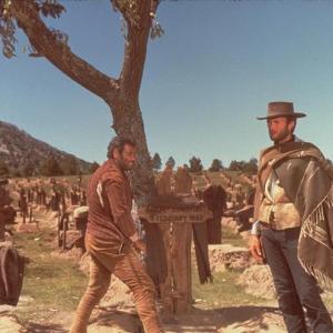 Still of Clint Eastwood and Eli Wallach in Geras blogas ir bjaurus 1966