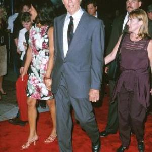 Clint Eastwood and Dina Eastwood at event of Space Cowboys 2000