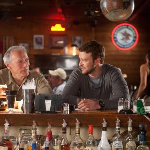 Still of Clint Eastwood and Justin Timberlake in Trouble with the Curve (2012)