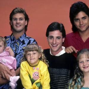 Still of Ashley Olsen, John Stamos, Candace Cameron Bure, Dave Coulier, Bob Saget and Jodie Sweetin in Full House (1987)