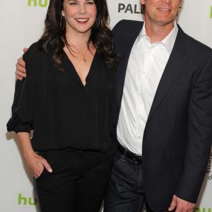 Lauren Graham and Peter Krause at event of Parenthood 2010