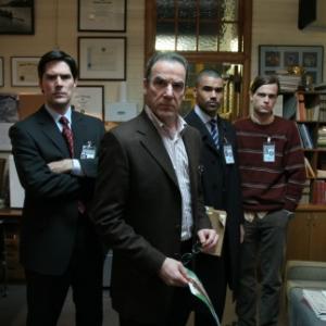 Still of Mandy Patinkin Thomas Gibson Shemar Moore and Matthew Gray Gubler in Nusikalstami protai 2005