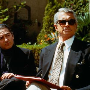 Still of George Hamilton and Don Novello in Krikstatevis III (1990)
