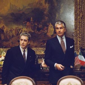 Still of Al Pacino and George Hamilton in Krikstatevis III (1990)