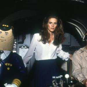 Still of Robert Hays, Julie Hagerty and Otto in Airplane! (1980)