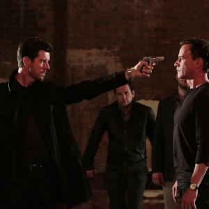 Still of Tim DeKay, Gavin Lee and Ross McCall in Aferistas (2009)