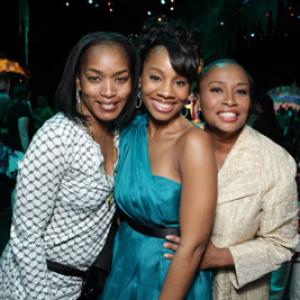 Angela Bassett, Jenifer Lewis and Anika Noni Rose at event of The Princess and the Frog (2009)