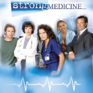 Janine Turner, Rosa Blasi, Philip Casnoff, Brennan Elliott and Jenifer Lewis in Strong Medicine (2000)