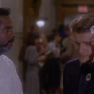 Still of Peter DeLuise and Steven Williams in 21 Jump Street 1987